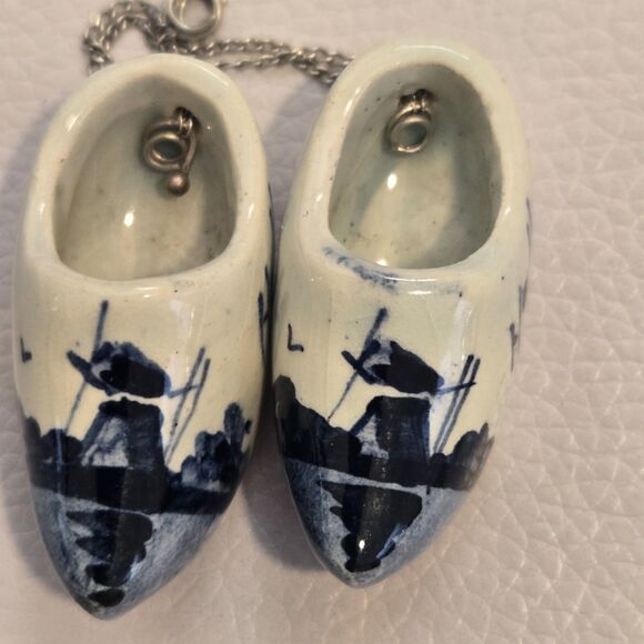 Vintage Dutch Delft Blue Jewelry Set + Mini Clogs Holland Windmill Motif 4 item - Picture 7 of 10